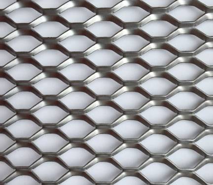 Expanded metal lath is made of pre-galvanized with hexagonal holes.
