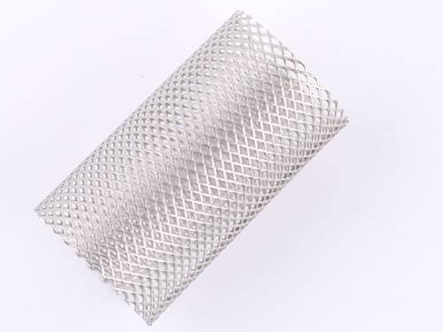 A micron aluminum expanded metal filter tube with diamond holes and silver surface.